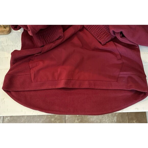 NWT Men’s Red Hoodie Fleece Hooded Sweatshirt Recycled Sustainable Sz Small - Picture 7 of 9